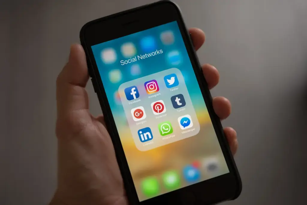 social media marketing analytics with Facebook and Instagram icons
